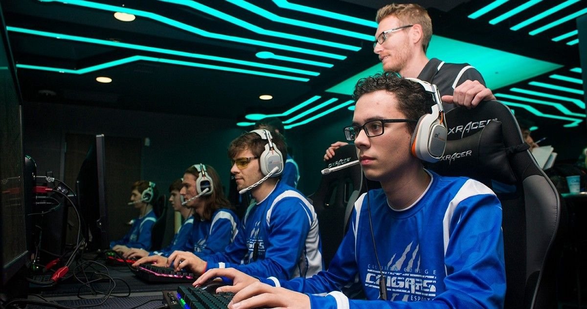 Level Up Your Game: The Benefits of Esports Coaching Programs for Aspiring Players